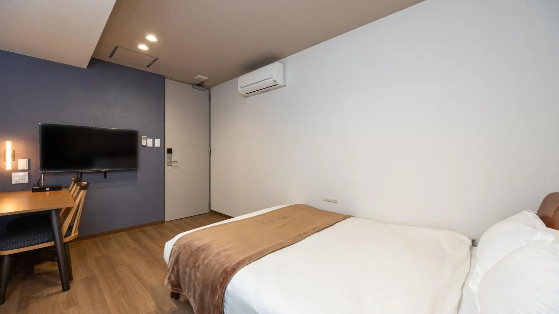 Yadokari Namba Hotel - Vacation Stay 83969V Osaka