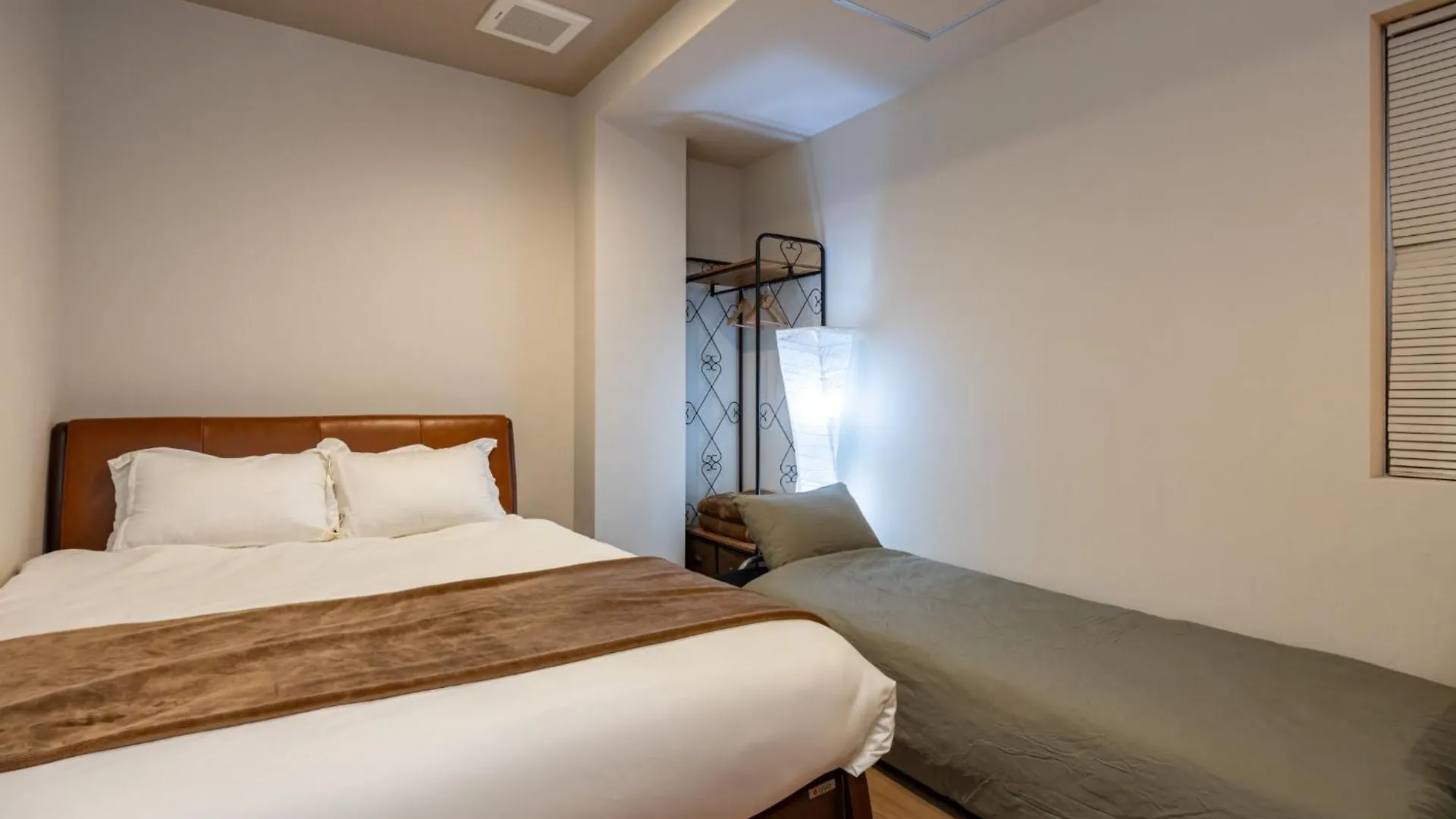 Yadokari Namba Hotel - Vacation Stay 83969V Osaka