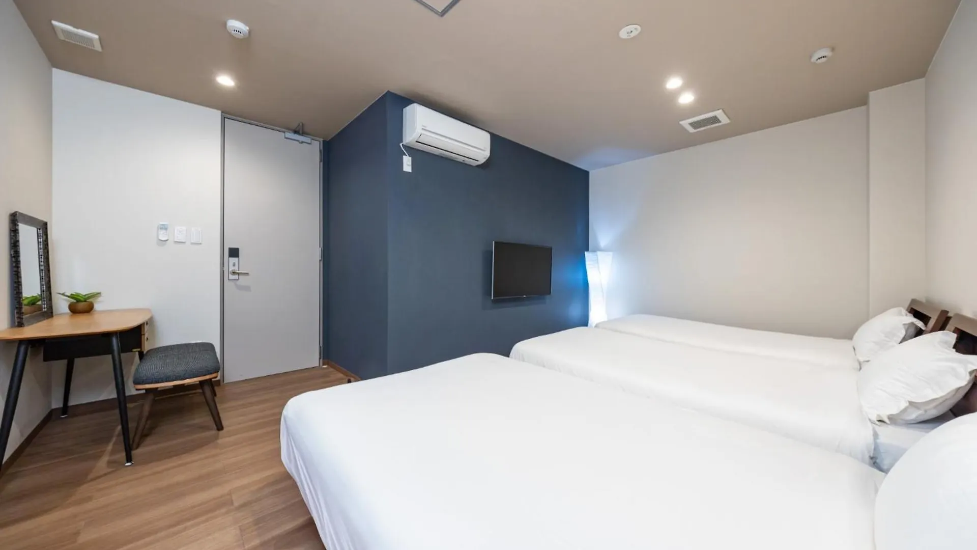 Yadokari Namba Hotel - Vacation Stay 83969V Osaka